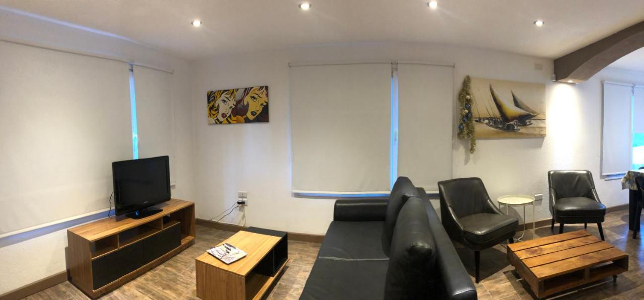 Casa Familiar En Barrio Privado